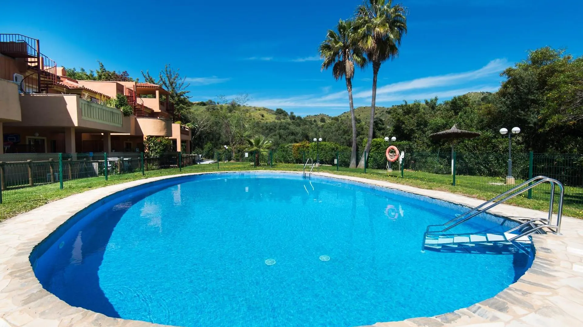Rentandhomes Reserva De Marbella Apartman