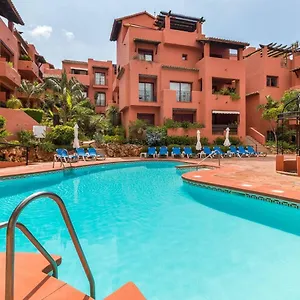  Apartment Beachfront, 3pools, King Bed, Free Gymparking